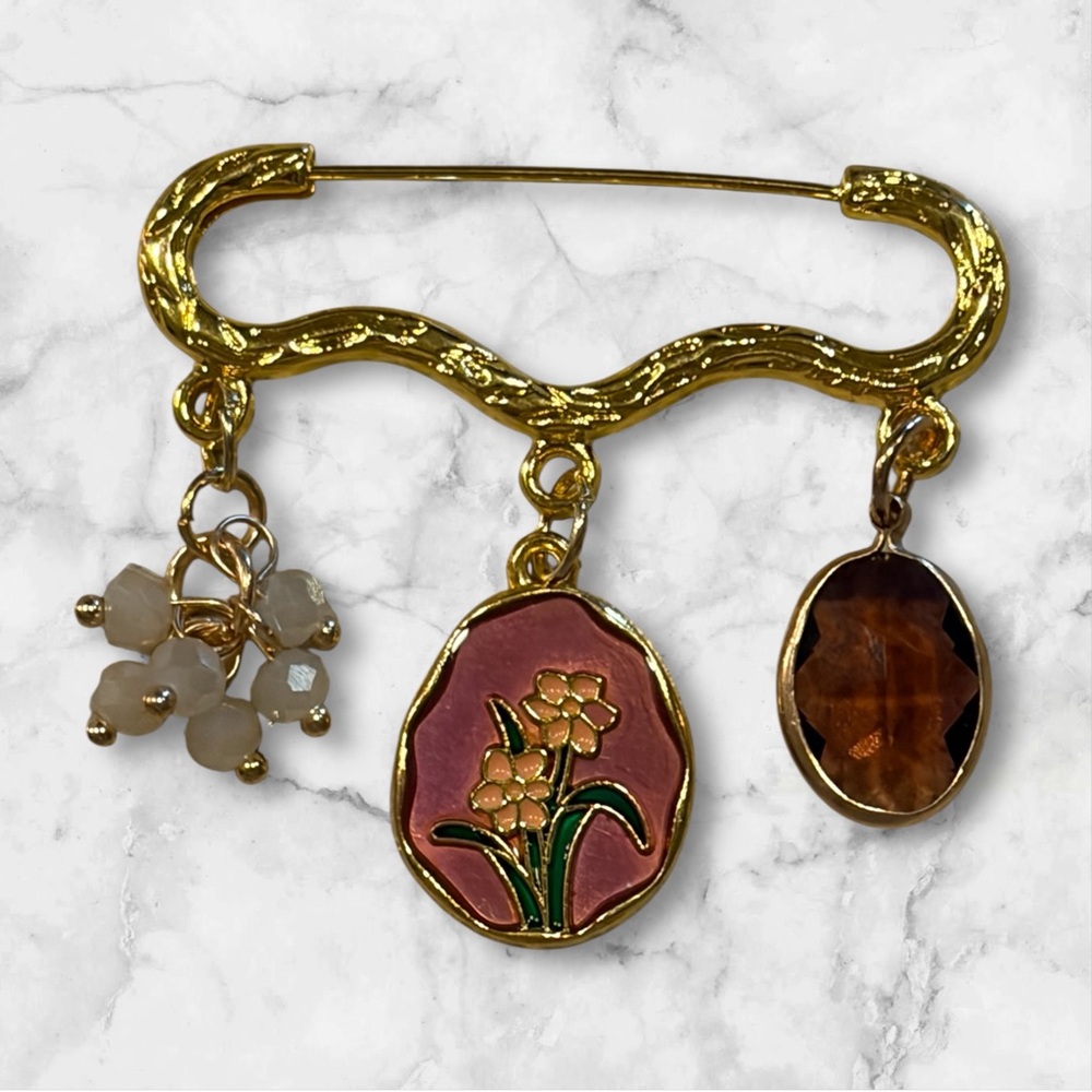 Elegant Gold and Pink Floral Brooch
